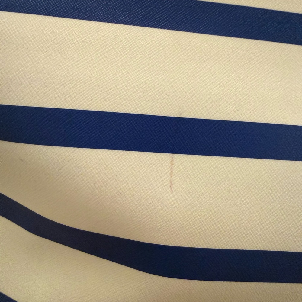 Kate Spade Jules “Beware of Sharks” Tote - Picture 4 of 9